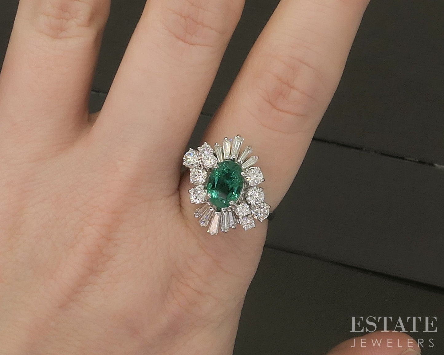 18k White Gold IGI Natural 1.30ct Emerald & Diamond Cocktail Ring 5.5g p28136