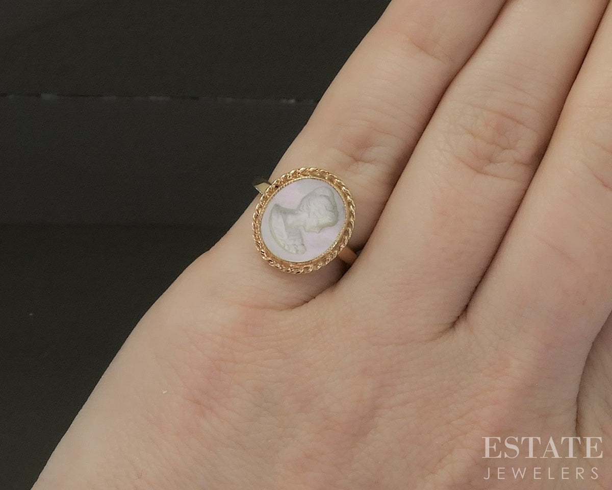 Vintage 14k Yellow Gold Natural Mother of Pearl Cameo Ladies Ring 3.4g p28053