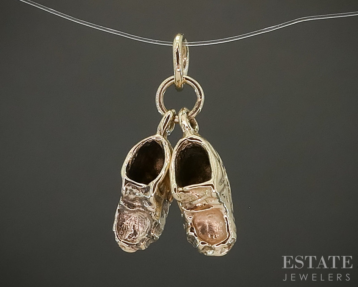 Vintage 10k Yellow Gold Dimensional Baby Shoes Charm 1.5g p29248