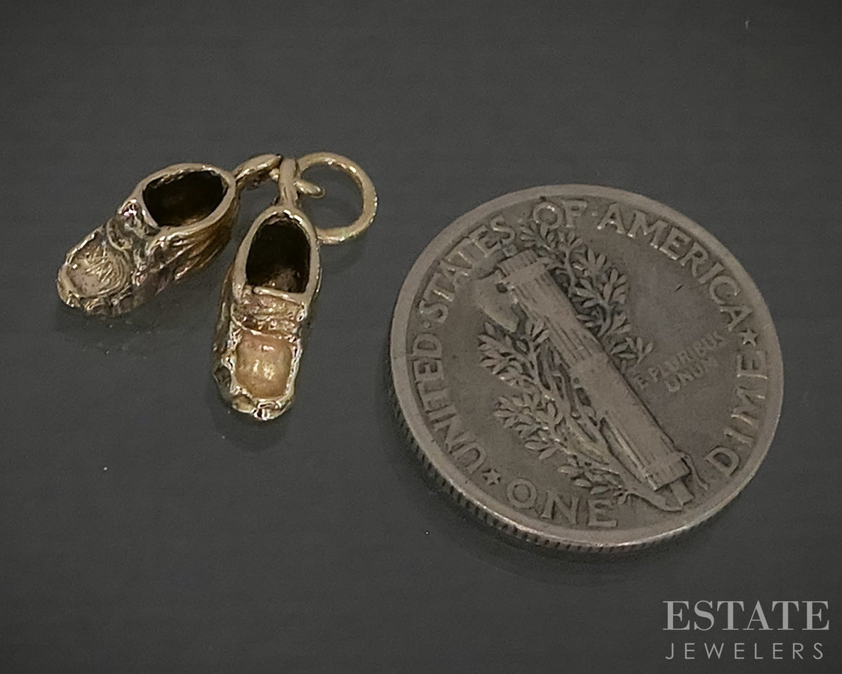 Vintage 10k Yellow Gold Dimensional Baby Shoes Charm 1.5g p29248