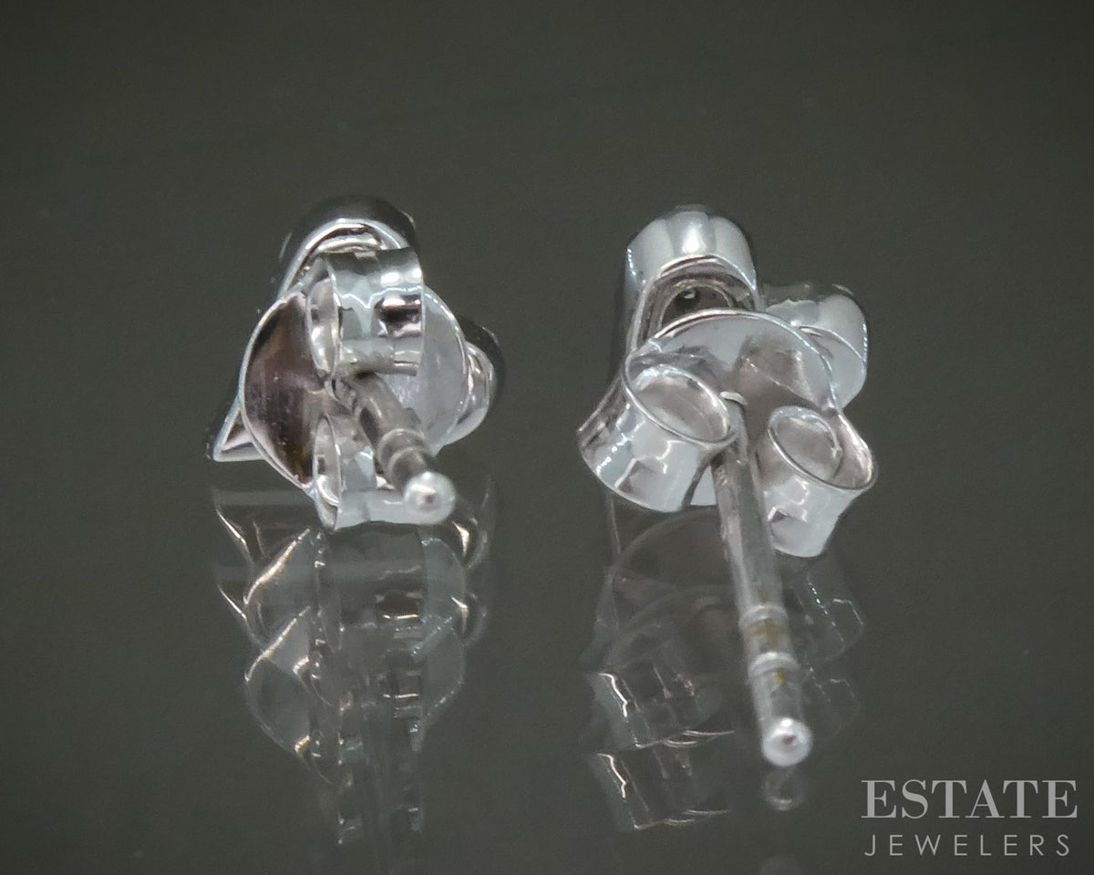 10k White Gold Lab Created .08ctw Diamond Heart Stud Earrings p32516