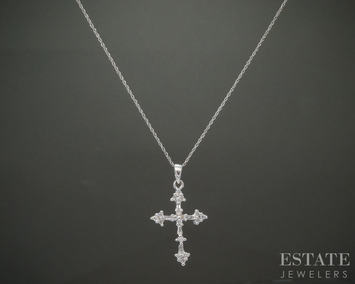 10k White Gold Natural .16ctw Diamond Cross Ladies Necklace 1.7g 18"L p28908