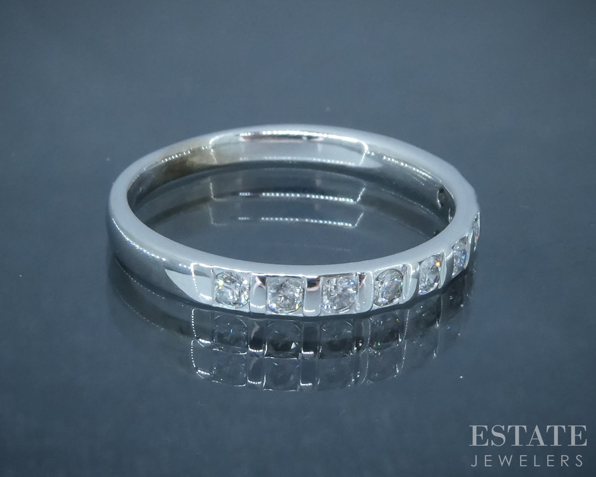 10k White Gold Natural .18ctw Diamond Ladies Wedding Band 1.6g p31037