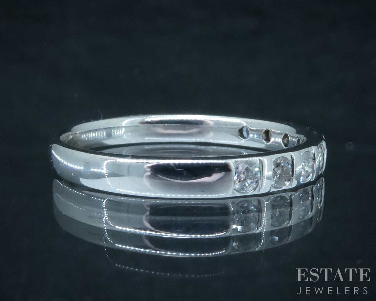 10k White Gold Natural .18ctw Diamond Ladies Wedding Band 1.6g p31037